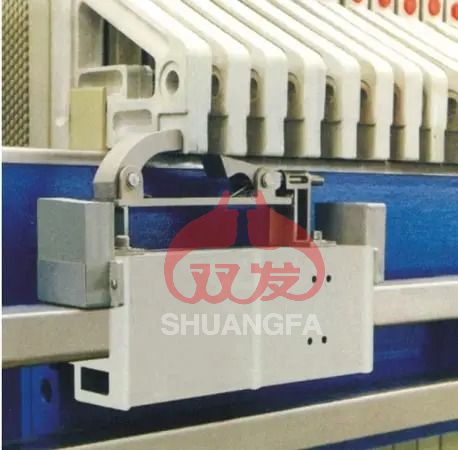 自動(dòng)拉板壓濾機(jī)工作原理.jpg 自動(dòng)拉板壓濾機(jī)工作原理.jpg